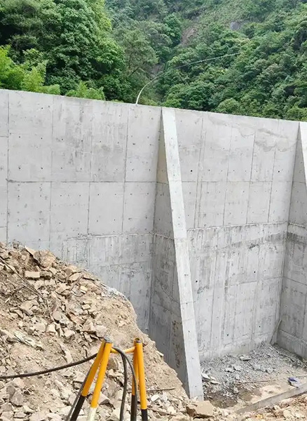 临沂费县重力式挡土墙